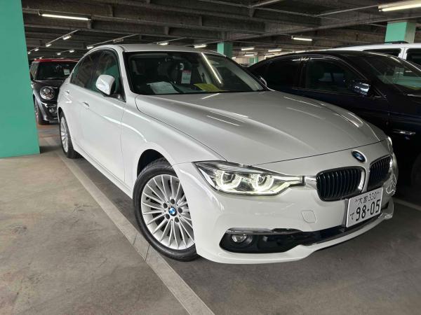 BMW 330E LUXURY 